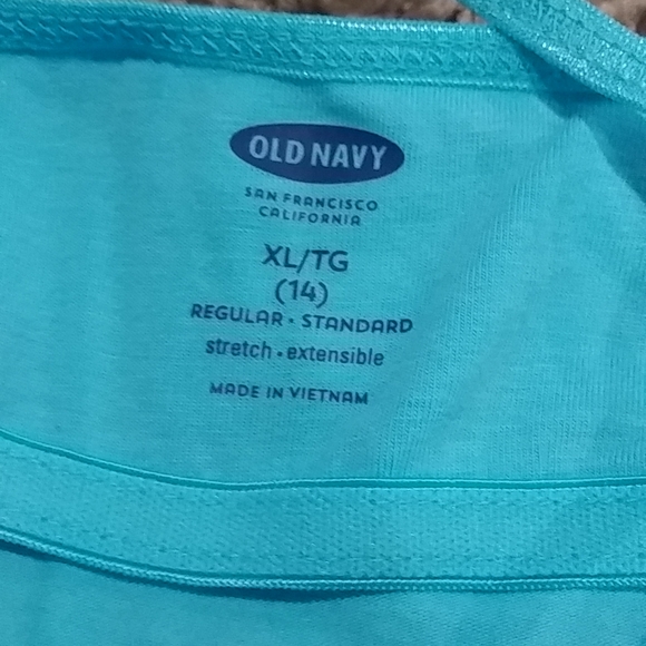 Adjustable Spagetti Strap with Build in Bra - Picture 4 of 4